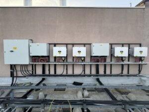 Budapest 200 kVA telepítés. 4 db Huawei Sun2000-50KTL inverterrel