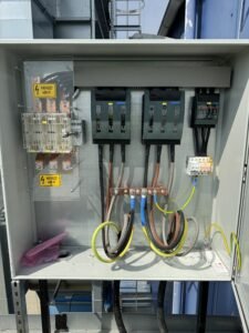 Budapest 200 kVA telepítés. 4 db Huawei Sun2000-50KTL inverterrel